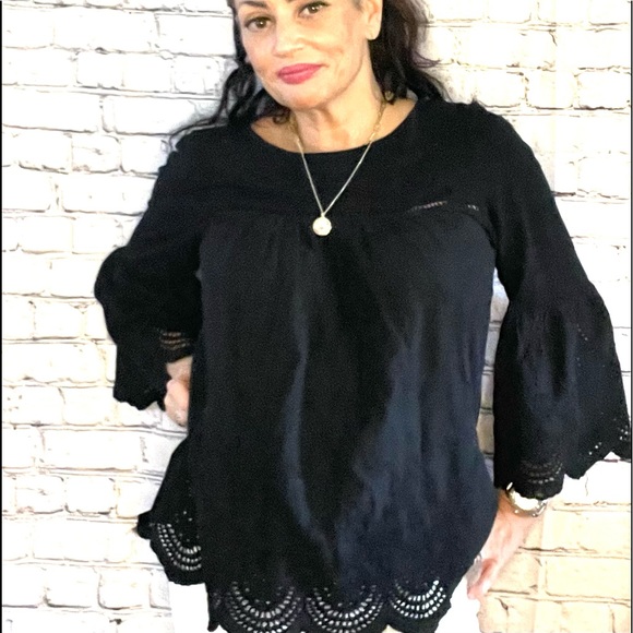 Cupio Cotton top with cutout holes( lace looking) at Sleeves, Beck Line & Bottim - Picture 3 of 3